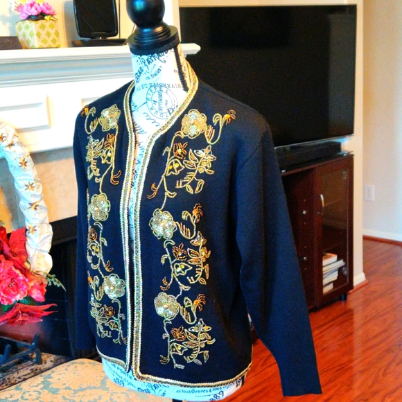 Petite Illustrations Sweater Small - Picture 2 of 10